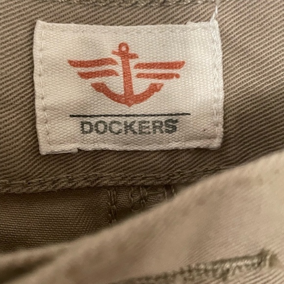 DOCKERS CARGO PANTS TAN SIZE 38   NWOT - Picture 5 of 9